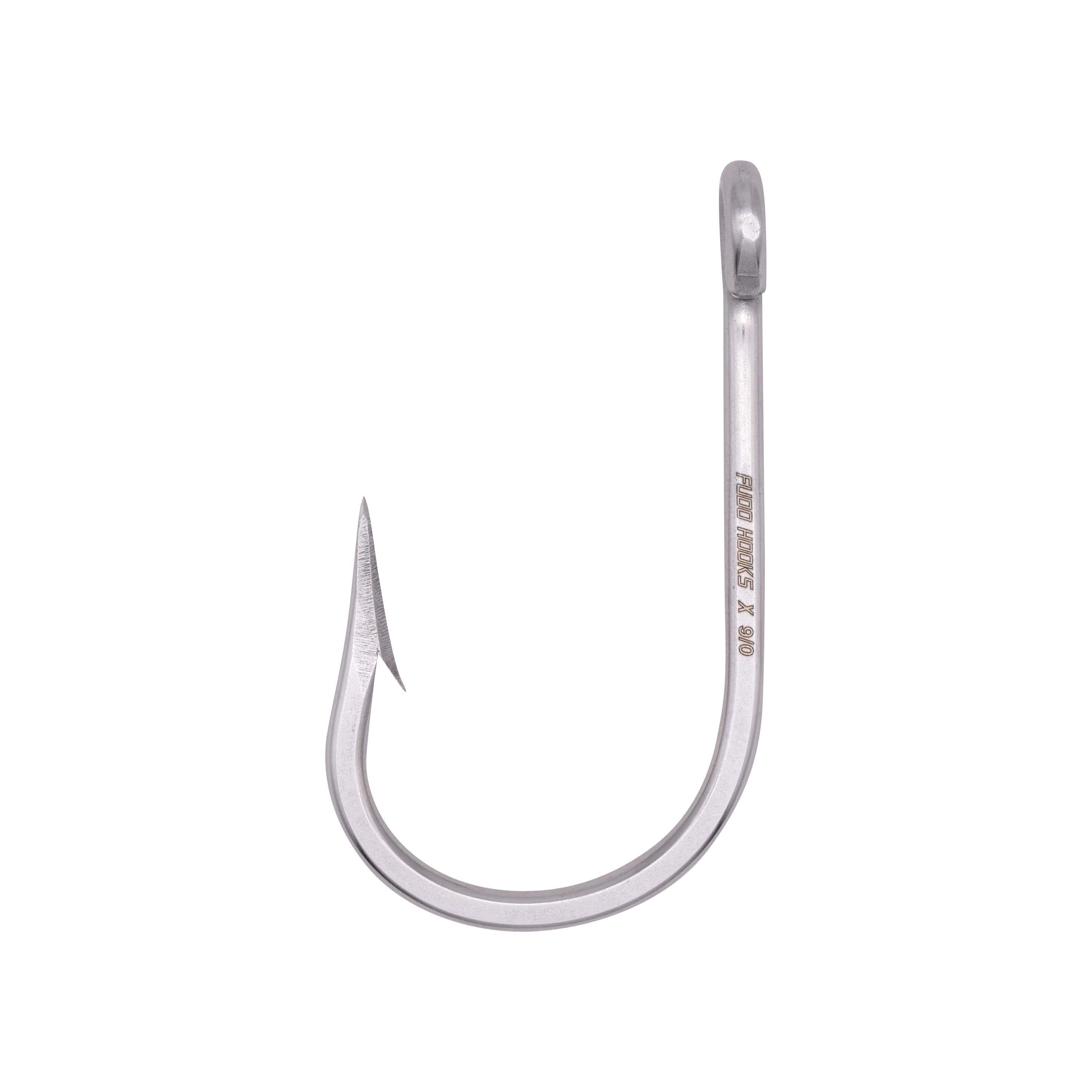 Lateral view of 9/0 J-hook, 3.6 sun Japanese tuna and 18/0 circle hooks